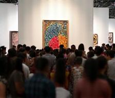 Crowd at Kolkata Art Fair